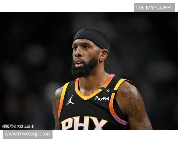 三球本赛季表现下滑愿意离队场均216分69板96助命中率创生涯新低 三球本赛季表现下滑愿意离队场均216分69板96助命中率创生涯新低