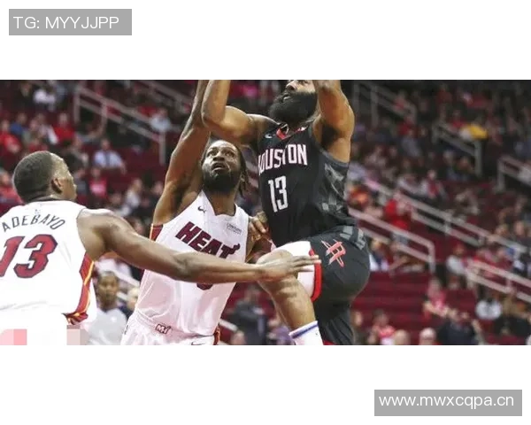 哈登赛季初表现抢眼场均217分103助攻展现领袖风范