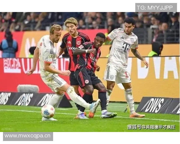 迪亚斯闪耀巴黎赛场双响入账赛季数据惊人17场11球5助助力球队争冠