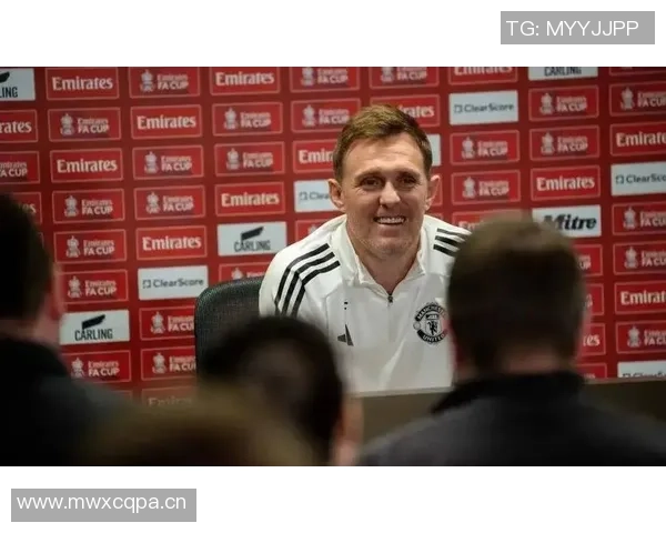 前曼联球员直言总监与主教练意见不合应重新考虑人选问题