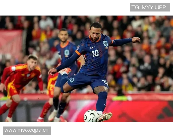 德佩在荷兰国家队创下54球35助的辉煌纪录双双领跑队史榜单